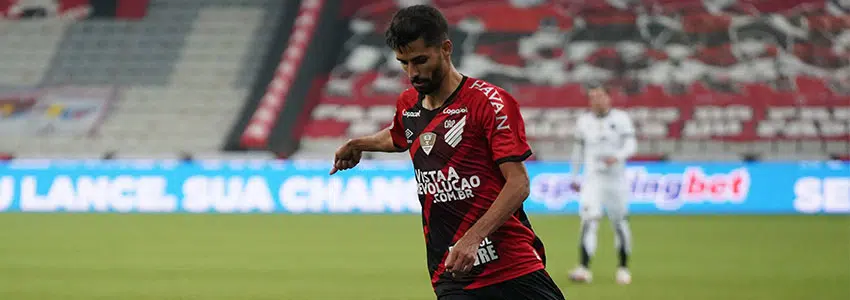 Canobbio evolui no Athletico e alcança melhor temporada da carreira