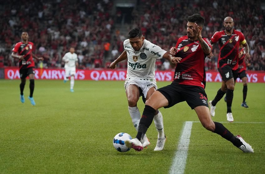 Palmeiras e Athletico Paranaense decidem a Recopa Sul-Americana