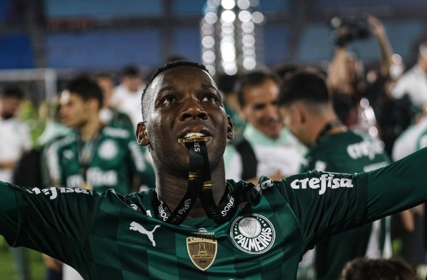Botafogo apresenta Patrick de Paula e confirma técnico Luís Castro
