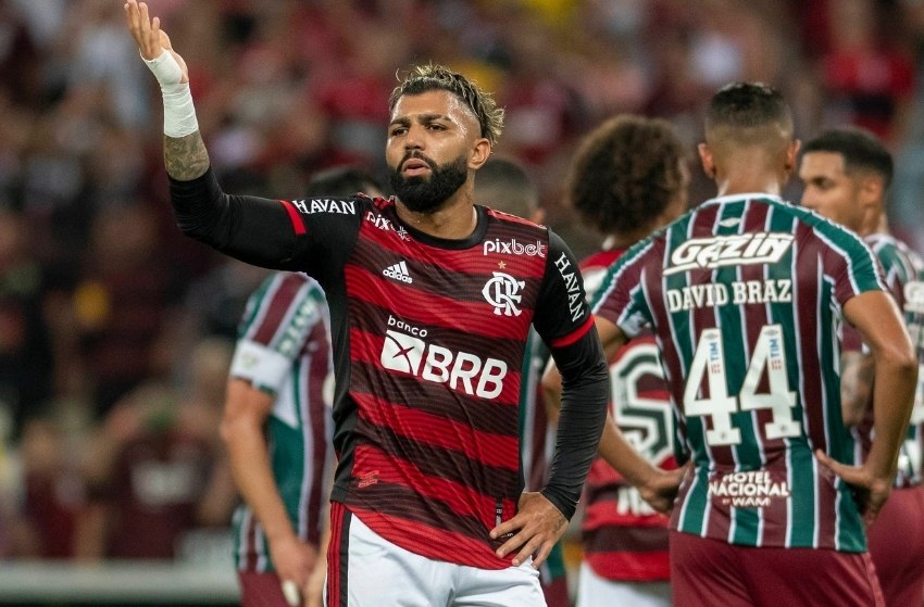 Gabigol convoca torcida do Flamengo; Ayrton Lucas é anunciado