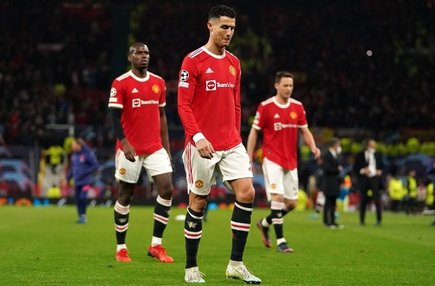 Manchester United: técnico não acredita em saída e conta com CR7