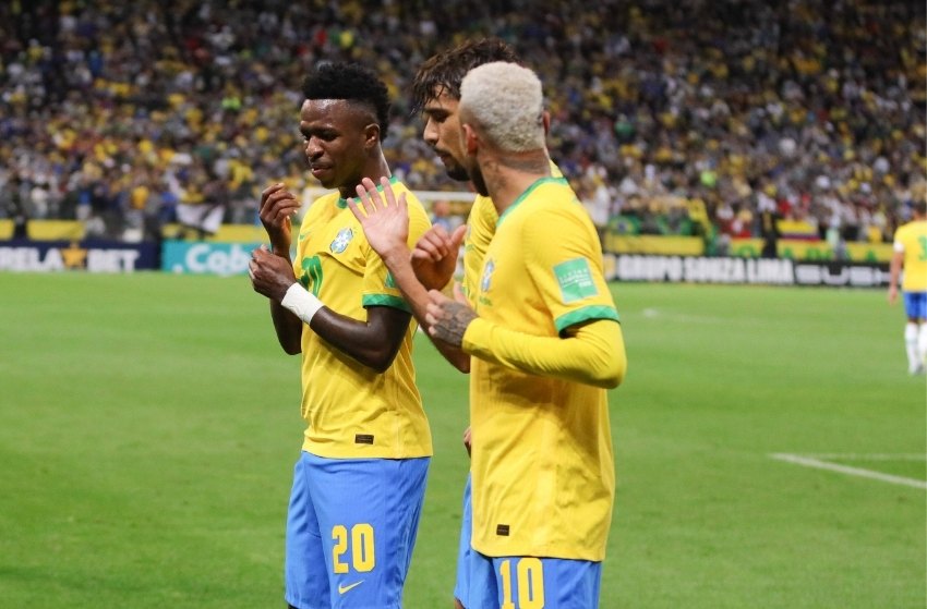Seleção brasileira: Vini Jr. se apresenta e é celebrado pelos companheiros Seleção brasileira: Vini Jr. se apresenta e é celebrado pelos companheiros