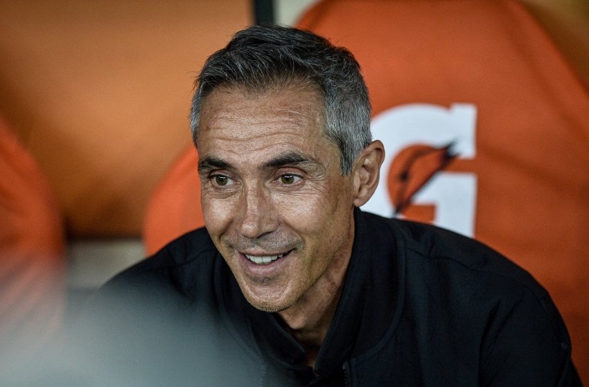 Paulo Sousa defende Hugo no Flamengo e diz: “Vou ser feliz nesse clube”