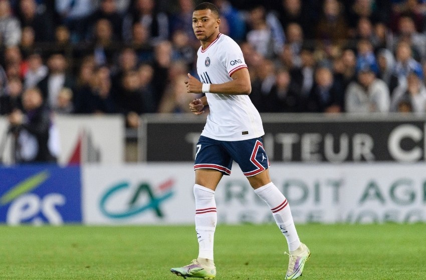 Mbappé ainda vai se decidir sobre PSG ou Real Madrid, diz mãe do astro