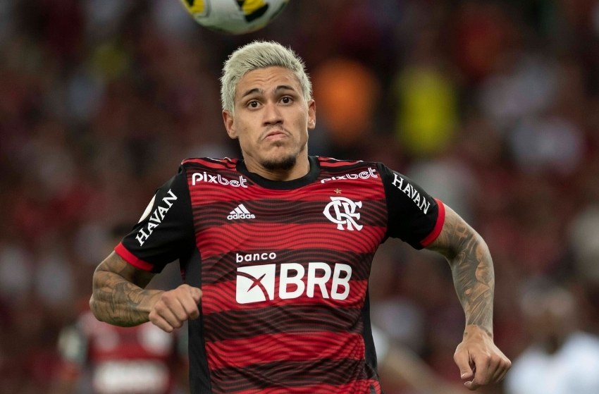 Com gol de Pedro, Flamengo bate Goiás e volta a vencer pelo Brasileirão