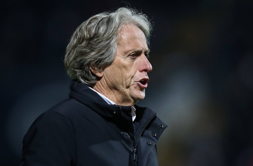 Jorge Jesus acerta com Fenerbahçe e embarca para a Turquia Jorge Jesus acerta com Fenerbahçe e embarca para a Turquia