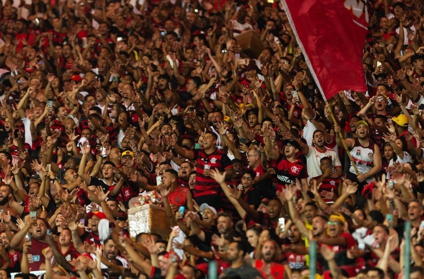 Flamengo lidera ranking de torcidas em nova pesquisa Flamengo lidera ranking de torcidas em nova pesquisa