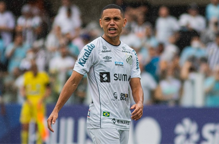 São Paulo avalia possibilidade de contratar o atacante Marcos Guilherme São Paulo avalia possibilidade de contratar o atacante Marcos Guilherme