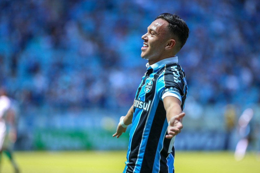 Porto rejeita proposta do Newcastle pelo atacante Pepê