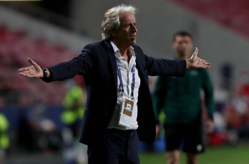 Jorge Jesus assina com Fenerbahçe e é anunciado pelo clube turco Jorge Jesus assina com Fenerbahçe e é anunciado pelo clube turco