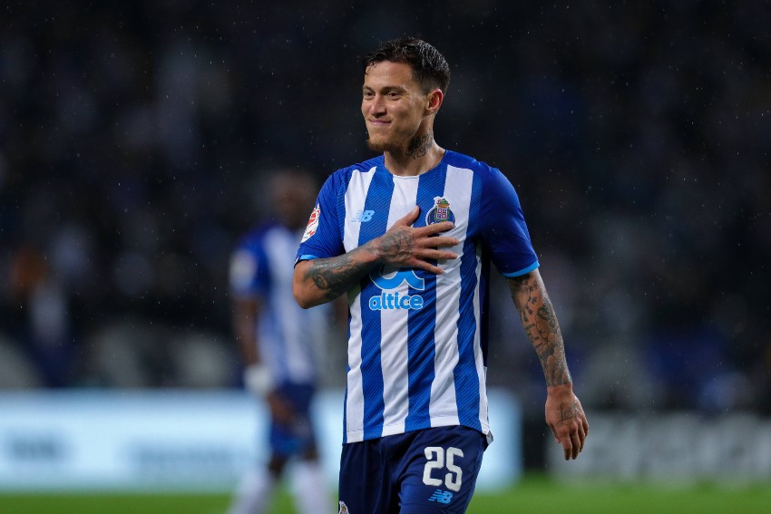 Aston Villa prepara oferta para tirar Otávio, ex-Inter, do Porto