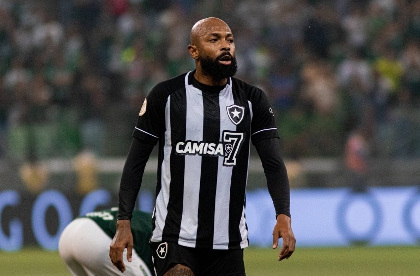 Chay negocia com o Bahia e está de saída do Botafogo