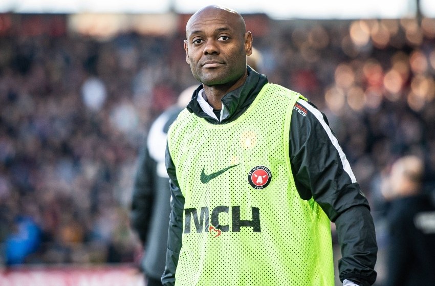 Sport encaminha a contratação do atacante Vagner Love