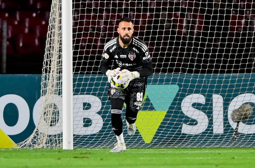 Goleiro Jandrei desfalca o São Paulo contra América-MG