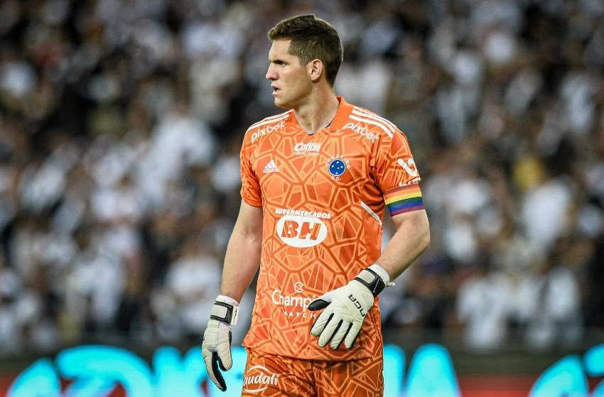 Cruzeiro acerta permanência do goleiro Rafael Cabral