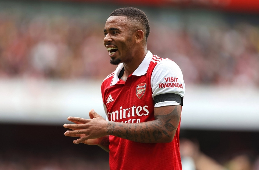 Gabriel Jesus faz hat-trick em goleada do Arsenal sobre o Sevilla