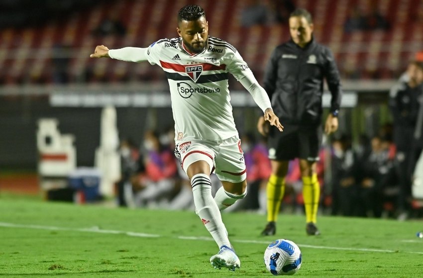 São Paulo: Reinaldo tem lesão e desfalca o time contra o Palmeiras