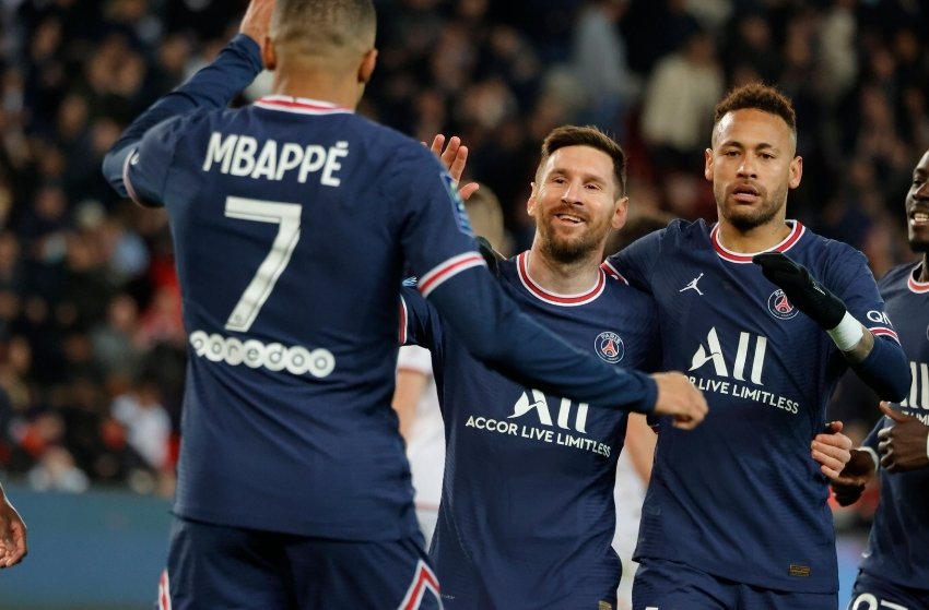 Mbappé se reapresenta ao PSG para a pré-temporada