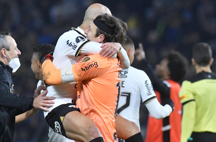 cassiocorinthians Cássio foi o herói da classificação do Corinthians