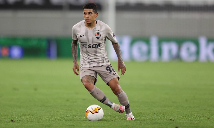 Brasileiro Dodô, ex-Shakhtar, é apresentado pela Fiorentina