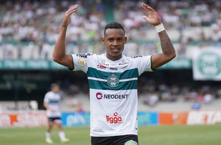 Coritiba confirma venda de Igor Paixão ao Feynoord, da Holanda