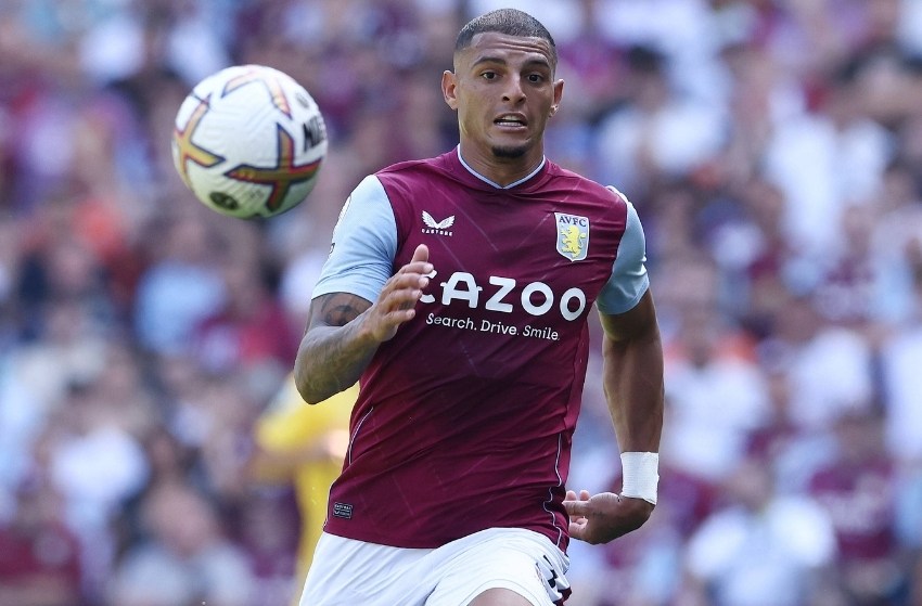 Diego Carlos, do Aston Villa, sofre lesão séria e perde a temporada