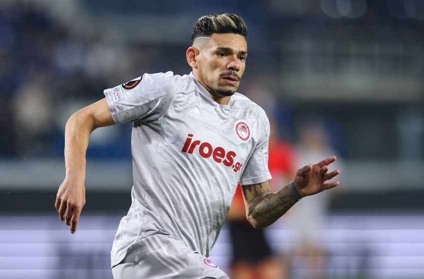 Tiquinho Soares (Olympiacos) Tiquinho Soares em ação