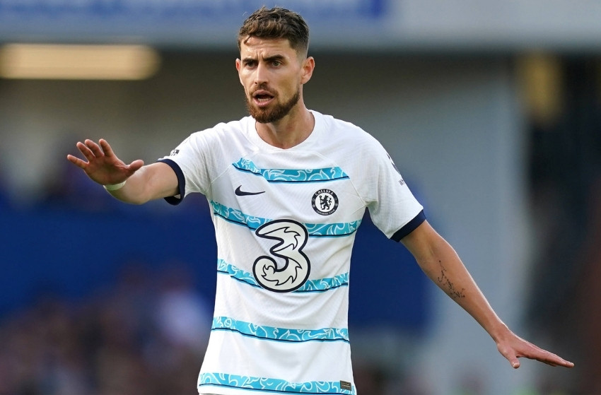 Chelsea vence o Everton com gol de pênalti de Jorginho
