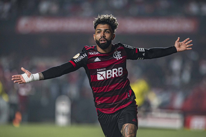 Flamengo vence o São Paulo e sobe na tabela do Brasileirão