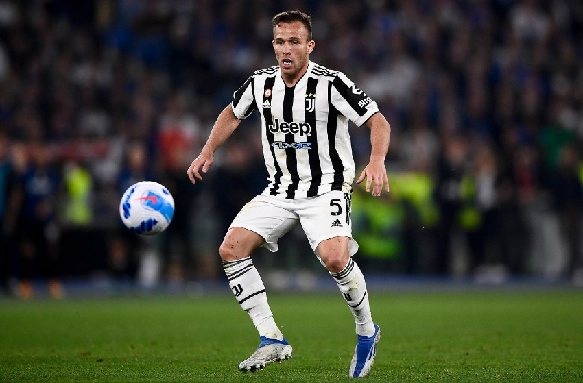 Arthur, da Juventus, chega ao Liverpool por empréstimo