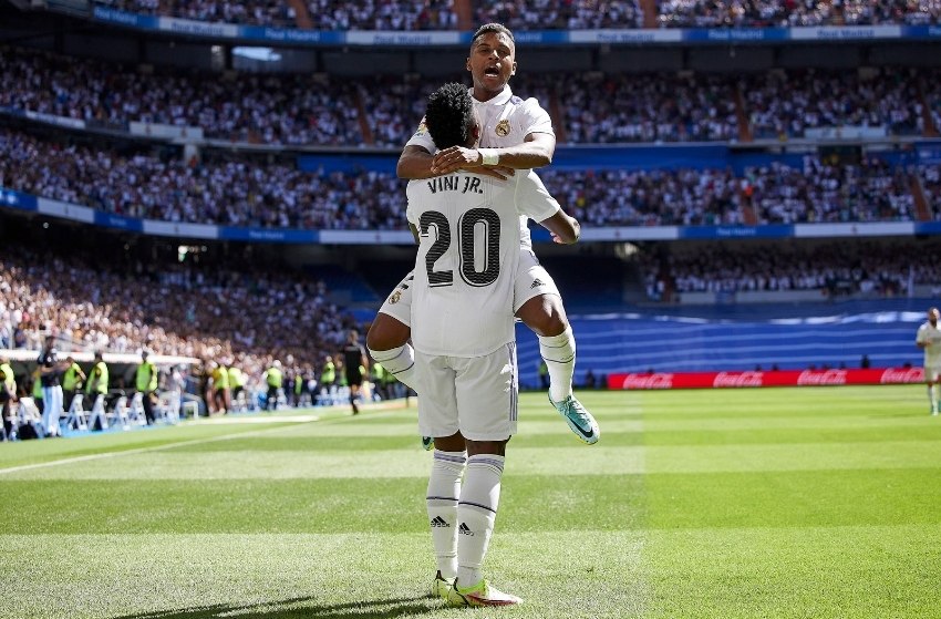 Vini Jr. e Rodrygo marcam na vitória do Real Madrid sobre o Betis