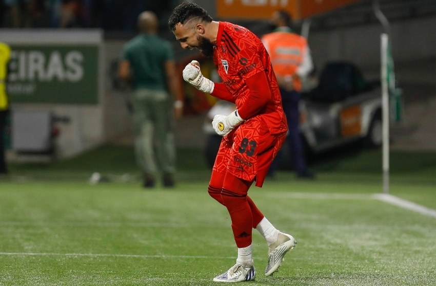São Paulo tem volta do goleiro Jandrei contra o Flamengo