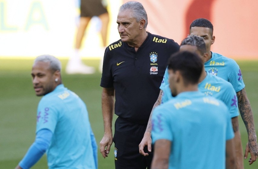 Seleção brasileira faz primeiro treino na França antes de amistosos