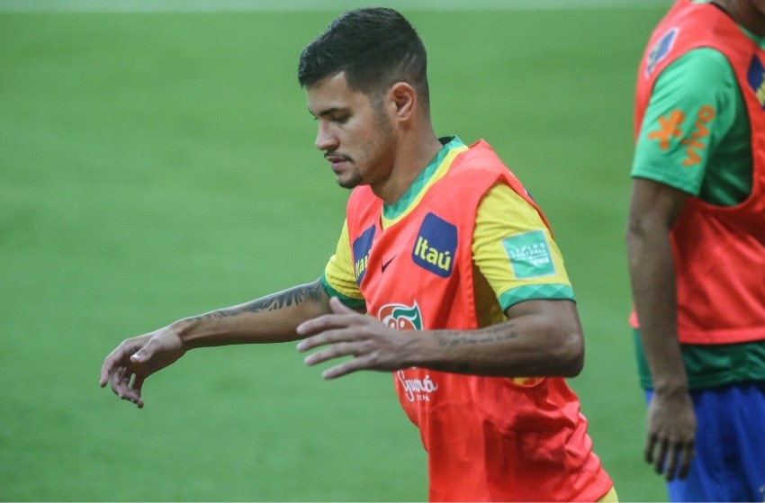 Seleção: Bruno Guimarães tem lesão na coxa e é liberado