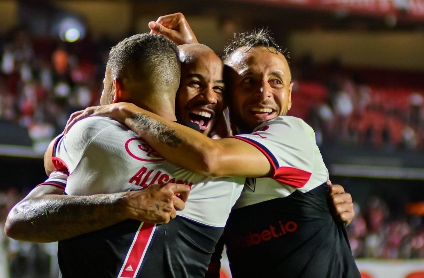 São Paulo goleia o Avaí antes da final da Sul-Americana