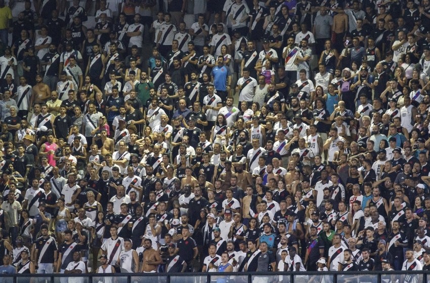 Estádio do Vasco da Gama Torcida do Vasco em São Januário pela Série B