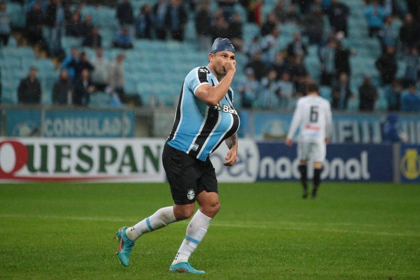 Brasileirão Série B: Grêmio perde para o Sampaio Corrêa