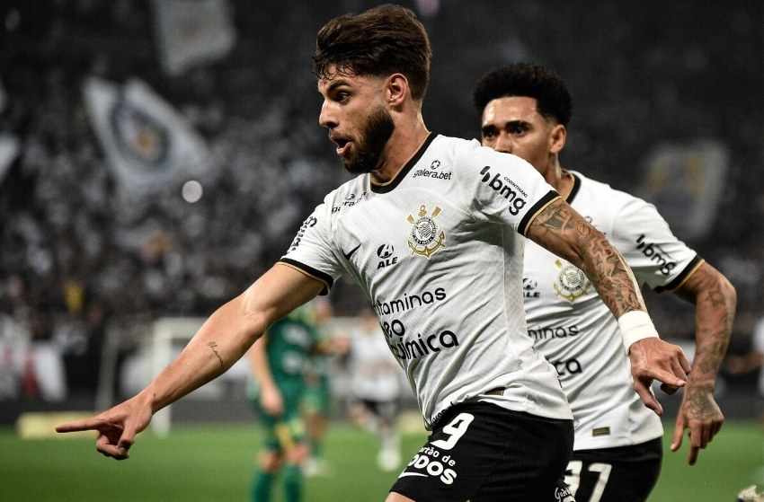 Corinthians vence o Cuiabá e segue no G-4 do Brasileirão