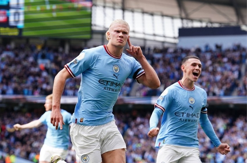 Manchester City goleia Manchester United em clássico de 9 gols