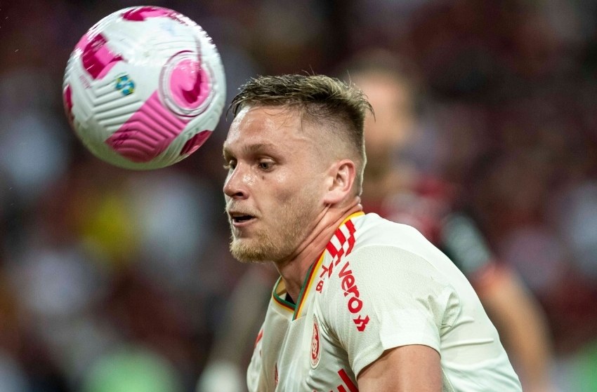 Internacional amplia contrato do centroavante Alemão até 2025