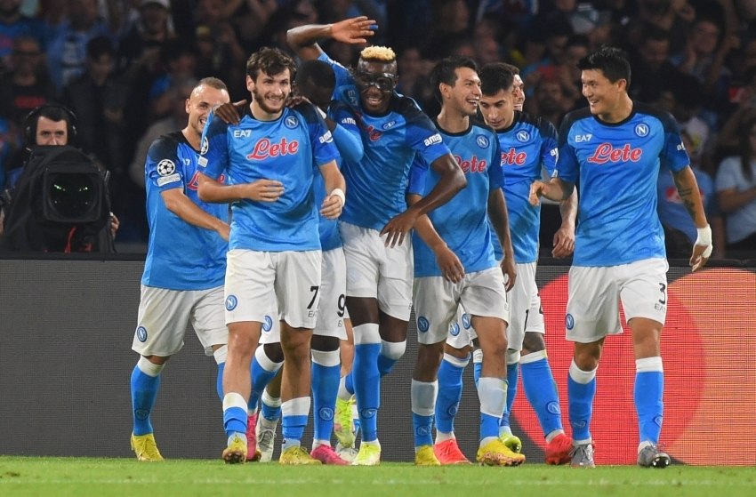 Liga dos Campeões: Napoli vence o Ajax e vai às oitavas de final