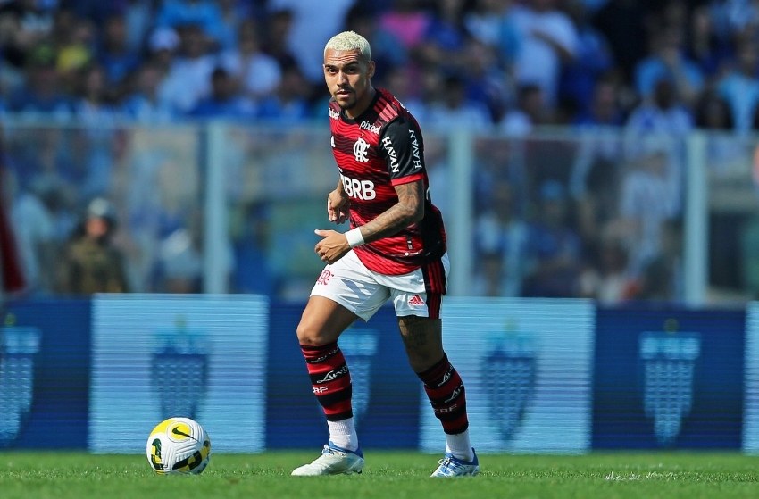 Flamengo: Varela deve entrar na lateral, e Matheuzinho no meio