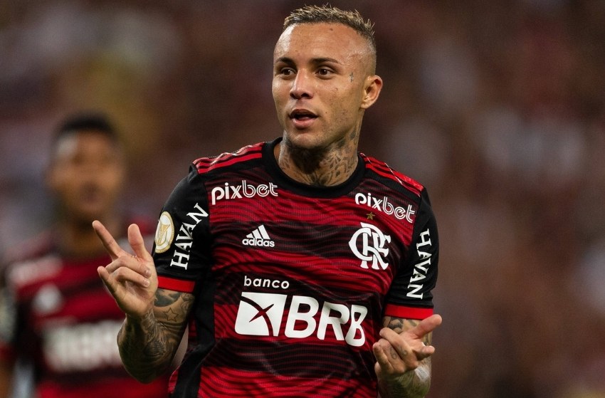 Flamengo vence o Atlético-MG com gol de Everton Cebolinha