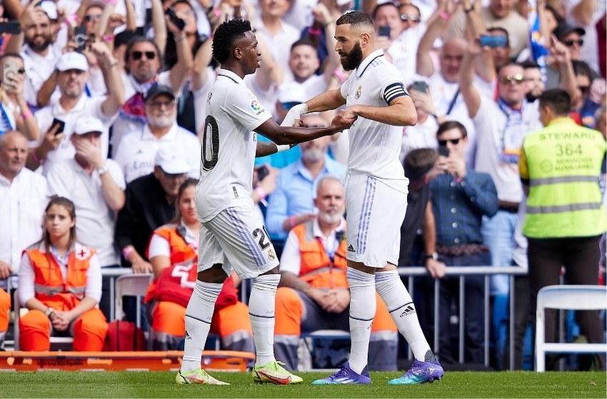 Real Madrid vence o Barcelona e fica na liderança do Espanhol