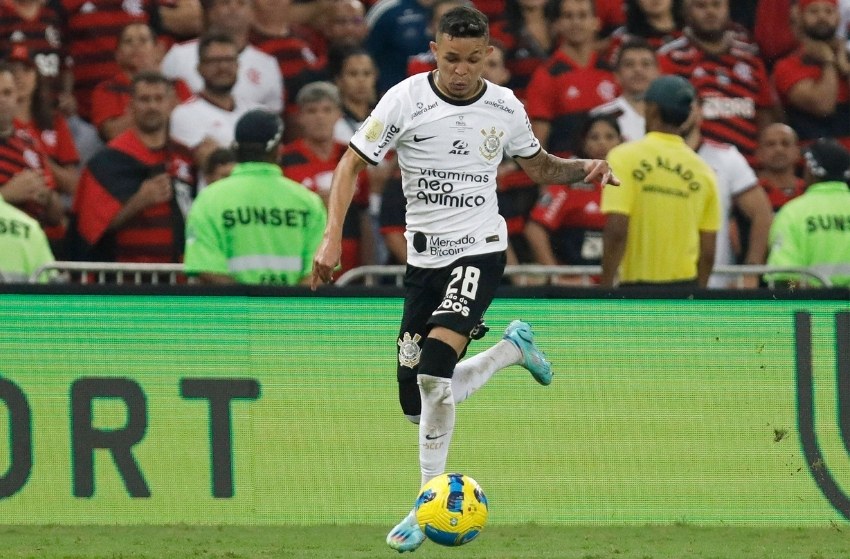 Corinthians: Adson não enfrenta o Santos por ter lesão na coxa