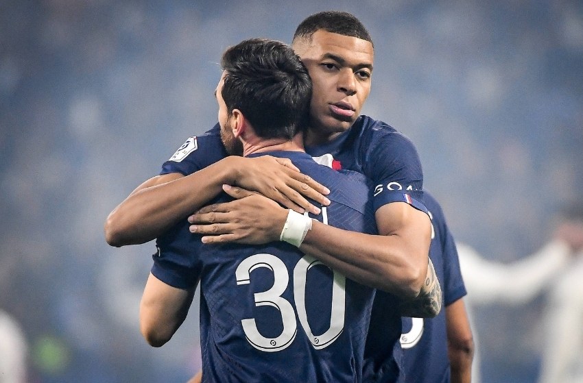 Mbappé faz dois, Messi marca um golaço, e PSG vence o Ajaccio
