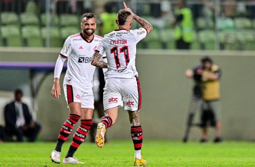 Brasileirão: Flamengo joga com reservas e bate o América-MG