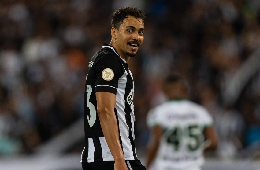 Botafogo: Eduardo vira desfalque para jogo contra o Bragantino