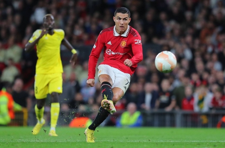 Cristiano Ronaldo marca, e Manchester United derrota o Sheriff