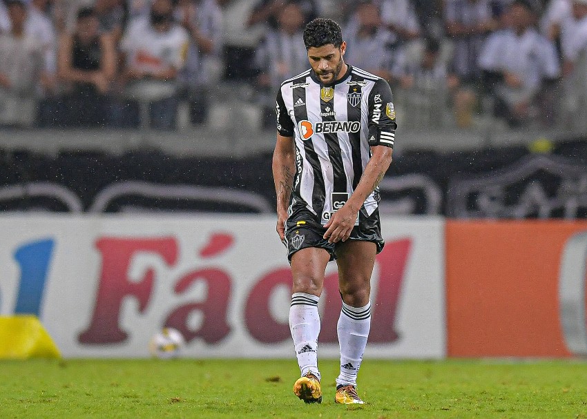 Atlético-MG: Lesão grave na panturrilha tira Hulk da temporada